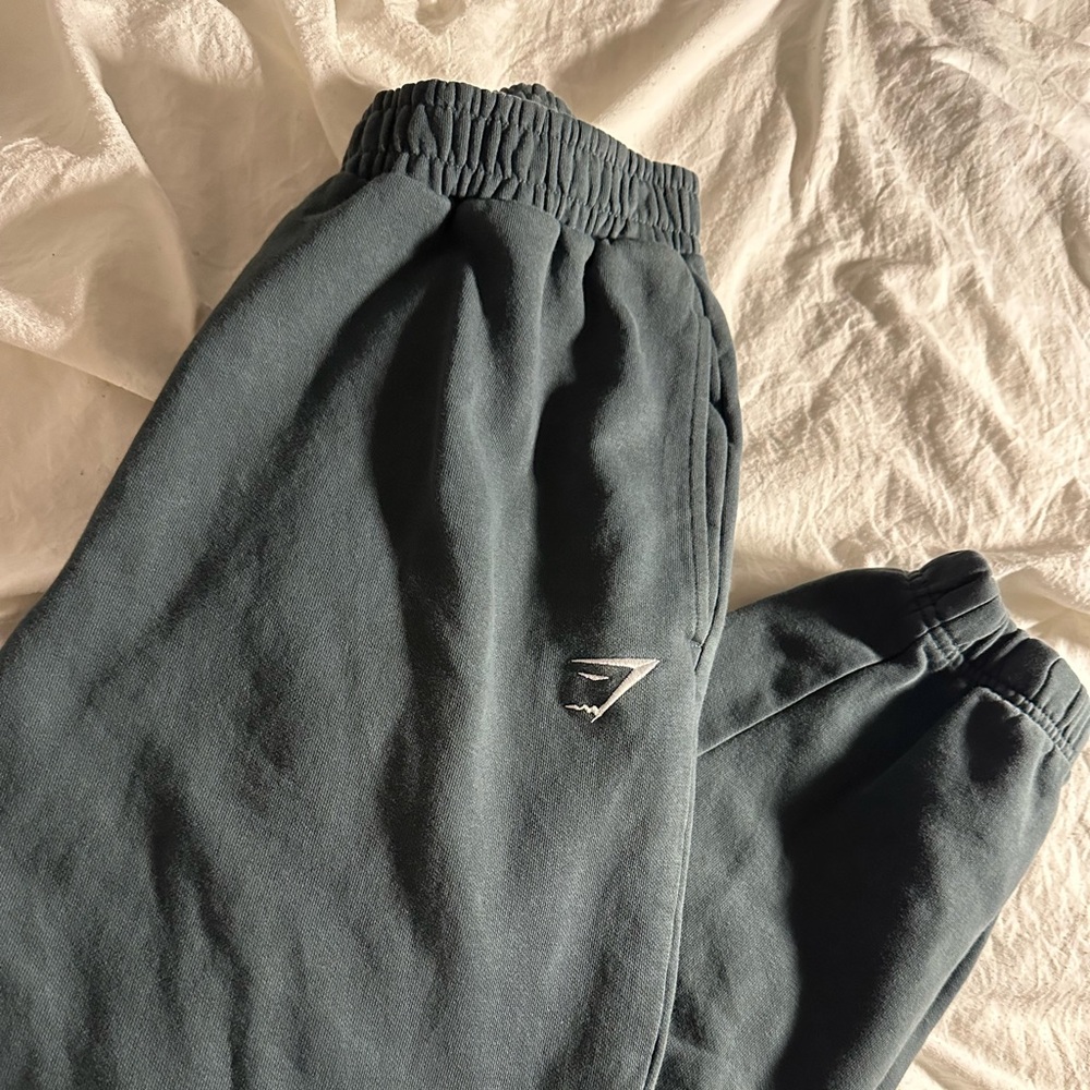 gymshark dark green sweatpants